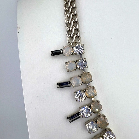 Beautiful Rhinestone Necklace - Picture 7 of 9